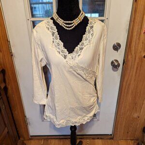 Top NWOT size Medium Cream color